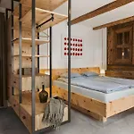 Villa Am Wildbachberg - Luxus Ferienhaeuser Mit Infinitypool, Privatsauna Und Weinkeller *