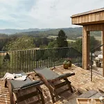 Villa Am Wildbachberg - Luxus Ferienhaeuser Mit Infinitypool, Privatsauna Und Weinkeller