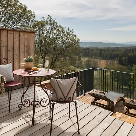 Villa Am Wildbachberg - Luxus Ferienhaeuser Mit Infinitypool, Privatsauna Und Weinkeller Deutschlandsberg
